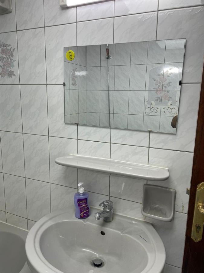 Brand New Boys Hostel 5 Min Walk From Burjuman Metro Station Exit-4 With All Brand New Furnishings & Free Facilities 迪拜 外观 照片