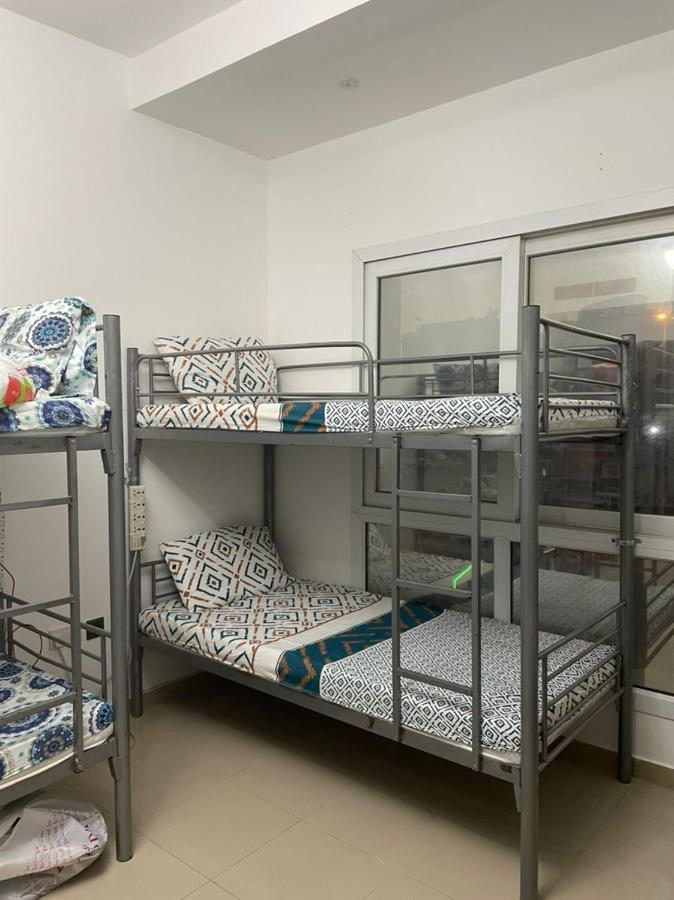 Brand New Boys Hostel 5 Min Walk From Burjuman Metro Station Exit-4 With All Brand New Furnishings & Free Facilities 迪拜 外观 照片